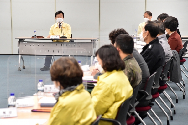 3일 진주시가 코로나19 예방접종 시행추진단과 지역협의체 회의를 함께 개최했다.
