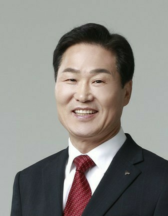 사진=수석위원장 정오석 (사)서울경제인연합 수석부회장 (사)사색의향기 수석부회장