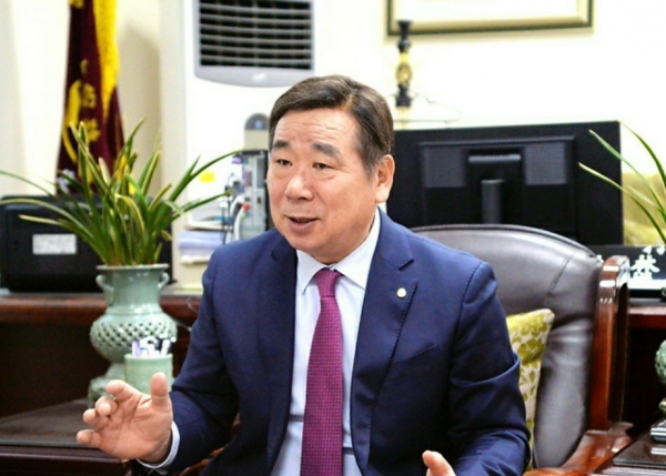 사진=대한민국을 빛낸 13인 대상 임채룡 대회장 인터뷰
