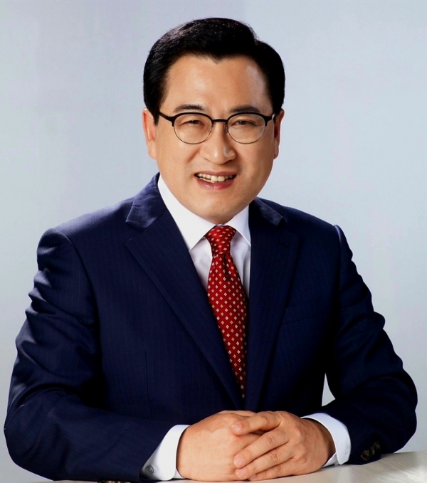 제5회 대한민국을 빛낸 13인 대상 조직위원회가 주낙영 경주시장을 "행정발전부문" 행정발전공헌대상 수상자로 선정했다.