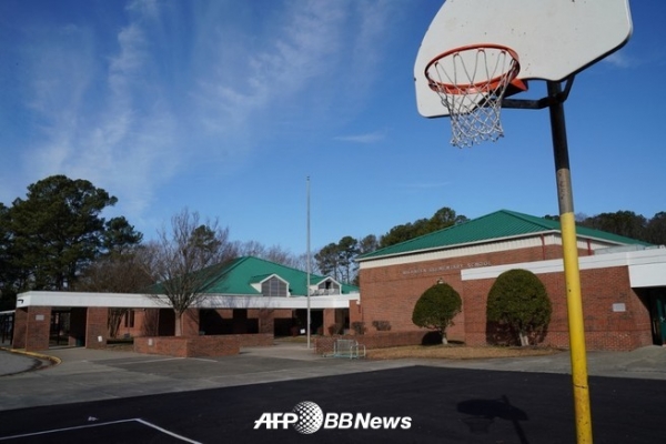 미국 버지니아주에 위치한 리치넥 초등학교 농구 코트 / GETTY IMAGES NORTH AMERICA / Getty Images via AFP